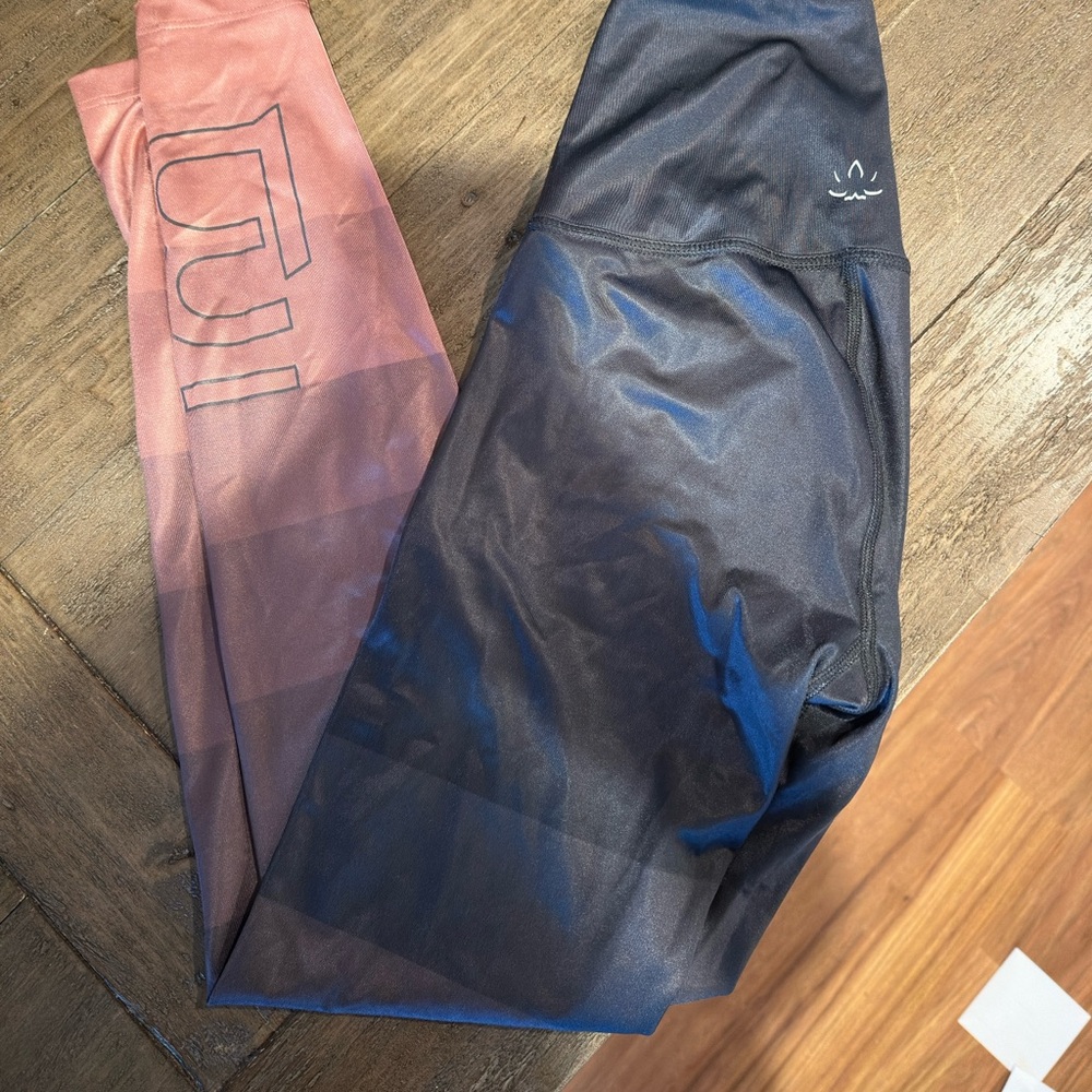 Beyond yoga 4 pairs of leggings